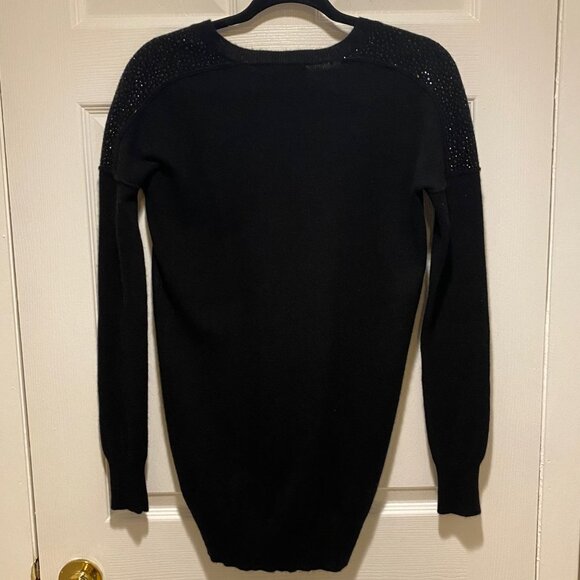 C by Bloomingdales Women's Black V-neck Long Sleeve Cashmere Sweater Size XS - Picture 3 of 5